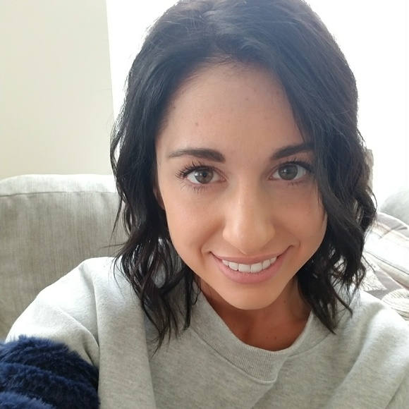 Meet your Posher, Michelle - Picture 2 of 4